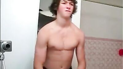 Flexing C-3s Web-Cam Gay Porn Adventure