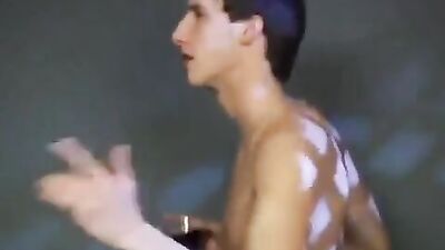 Boys in Heat! Dancing and Sex in the Bar!