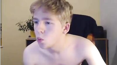 Blond Boys Web-Cam Fun Ass Play: Cute Boy Lay Cool Revival!