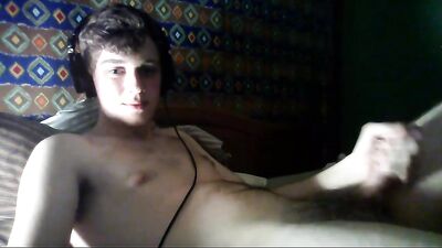 Cam Boys Poolside Fun: Amateur Web-Cam Solo!