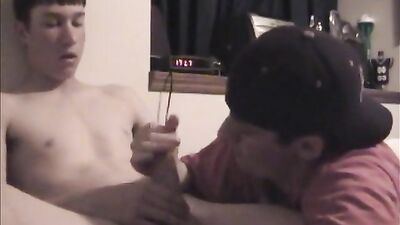 2 Guys At Home: Raw Amateur Oral Encounters!
