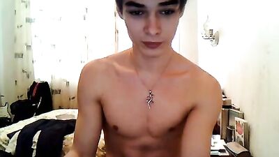 Sexy Smoothie: Dark Haired Teenboys Muscular Body on Cam!