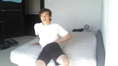 Hot Twink Jerking Big Cock: The Ultimate Web-Cam Experience!