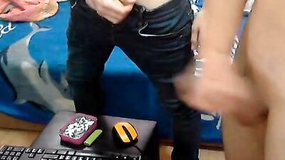 Cute Couple: Amateur Web-Cam Handjob Revamped!