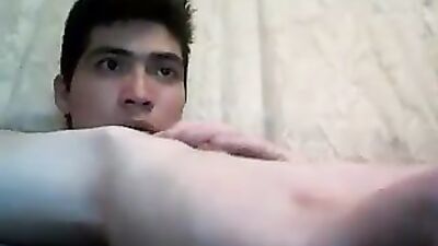 He Masturbates: Amateur Cum Shots Handjob