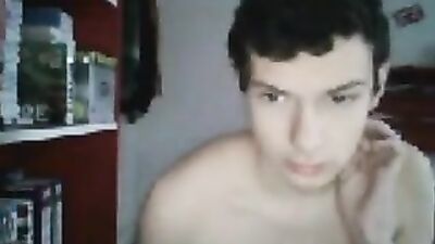 Alexis and his ass: French amateur goes wild on cam!