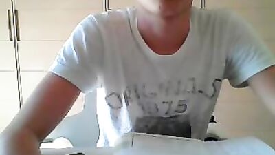 Bubblelicious Italian Web-Cam Boy - A Journey Into Pleasure