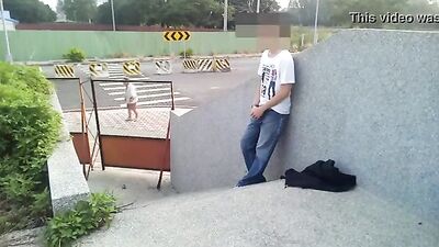 Public Park Cumming: The Amateur Asian Strips and Jerks Off in the Open!