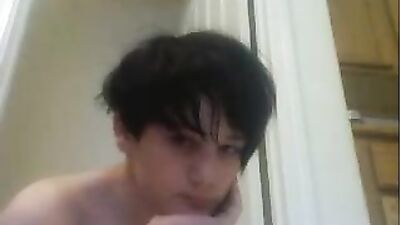 Gay Porn: Very Cute Under Shower Revisited!