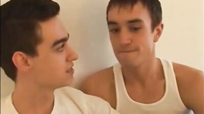 Hot Dylan & Sexy Joss: Bareback Ass Play