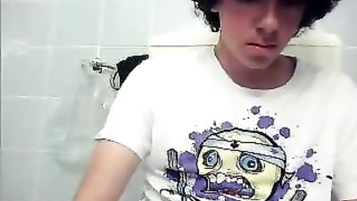 Golden Showers Web-Cam Solo: A Bathroom Adventure