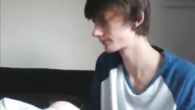 Young Amateur Cumshots: The Ultimate Handjob Experience!