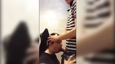 Gay Swallowing in the Gym Locker Room: Amateur Men Get Down and Dirty