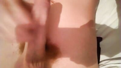 Horny Amateur Webcam Solo: Yummy on the Tummy!