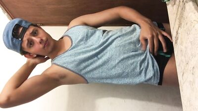 Cute and sexy Amateur Web-Cam Solo - Exploring Gay Fantasies!