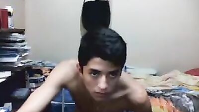 Bry Twinks Amateur Web-Cam Solo Experience: Unleashing His Inner Beast