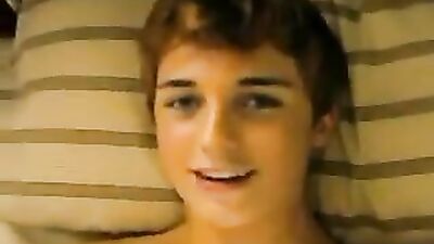 Gay Porn Video: Alexs Makeup Revolution!