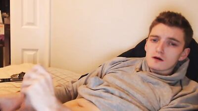 Golden Handjob: Amateur Cum Shots!