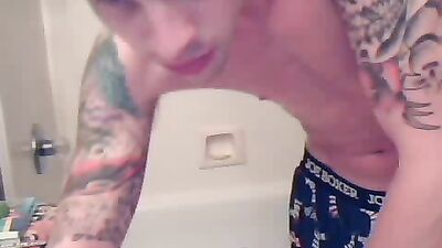 Twinks gay porn cropped lad with shoulder tats