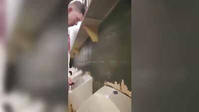 Twink Pissing Caught Boys Porn