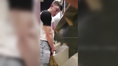 Twink Pissing Caught Boys Porn