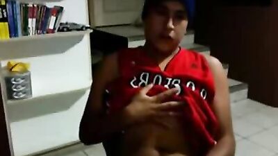 Latino Cumshot Webcam Showdown!