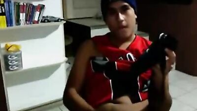 Latino Cumshot Webcam Showdown!