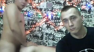 Taking Turns in Gay Threesome: Bareback Action Amateur