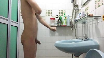 Young And Wild Amateurs: Cam 34 - Handjobs and Cum Shots!