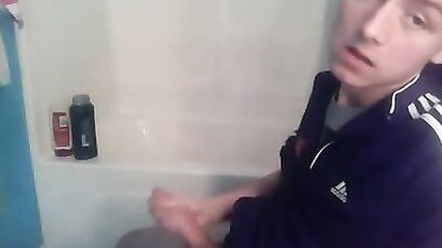 Gay Porn - Bathroom Jack-off Solo!