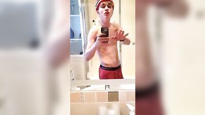 What A Showoff - Amateur Web-Cam Big Cocks