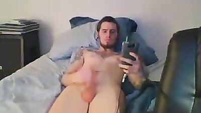 Charming Guys Amateur Cum Shots Handjob - The Ultimate Experience!