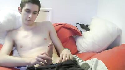 Gay Porn: Enjoying Amateur Cumshots and Handjobs on Mondays!