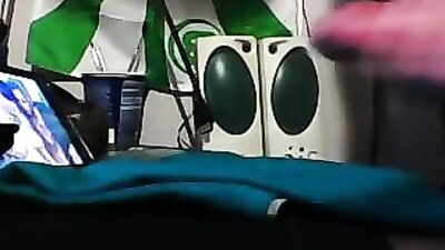 English Gay Cam Cum Handjobs - No-Strings Attached Fun with an Amateur Guy!