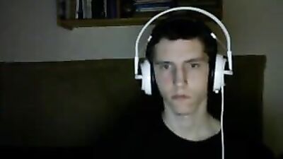 Cute guy on cam - Amature Solo Handjob: New hot gay porn video