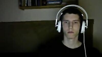 Cute guy on cam - Amature Solo Handjob: New hot gay porn video