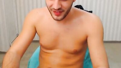 A Horny Naked Guy: Gay Porn Webcam Amateur Solo