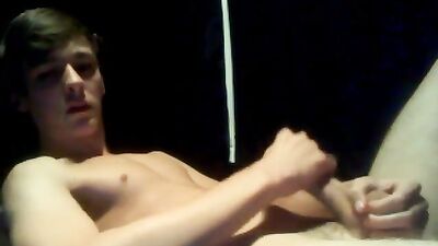 Perfect Amateur Cum Shots Handjob: A Gay Porn Video To Remember!