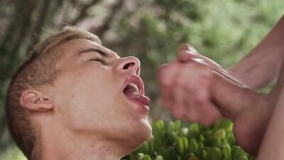 BB on the beach: Unleashed Bareback Blond Boys!