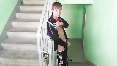 Gay Porn - Amateur Cum Shots and Handjobs: Now that Nobody Looks Me