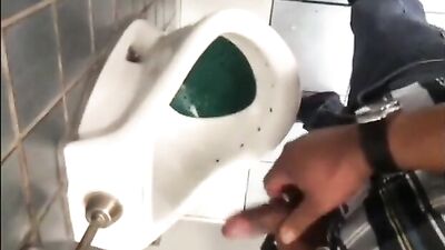 Horsehung Restroom Jacker: Action Amature Big Cocks!