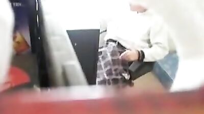 Exposed by the hole: Amateur Cum Shots Handjob!