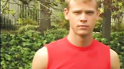 White boys with long schlongs do bareback roughies!