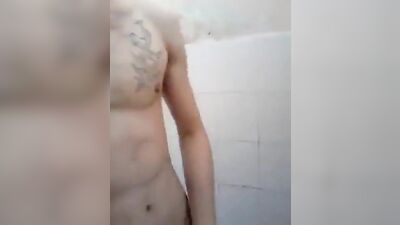 Cute Asian Twink in the Bath: A Handjob Adventure!