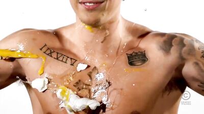 Muscle Boys Revenge: Justin Biebers Egg-cellent Adventure!