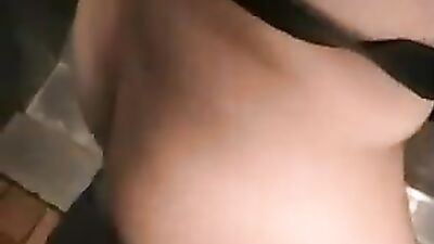 Blowjob at a Service Station: Amateur Oral Handjob Experience!