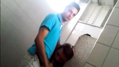 Raw Public Toilet Hookup: A Blow Job for the Cameras!