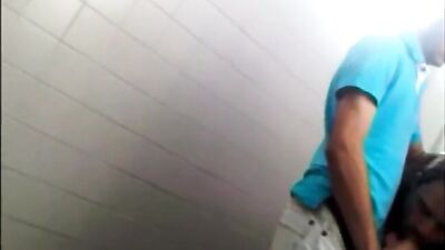 Raw Public Toilet Hookup: A Blow Job for the Cameras!