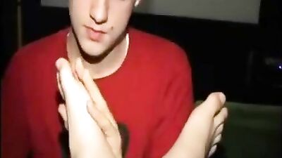 Teen Foot Fever: Amateur Foot Worship!