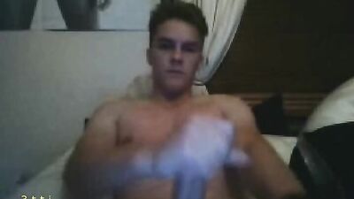 Blue Shirt Amateur Solo Handjob: One-Handed Delight!